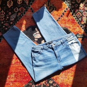 SOLD - Simply Vera Wang Shadow Patch Cropped Denim